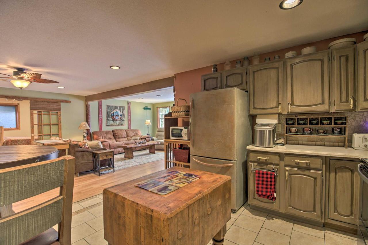 Lakefront Deer River Apt With Dock, Fire Pit And Patio Exterior photo